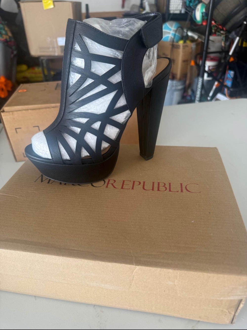 Cutout Platform High Heel Sandal - Black